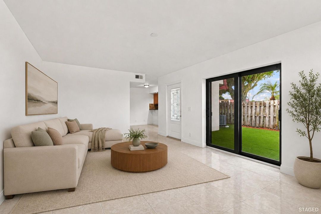 victoria_living_room_staged_4_1536x1024