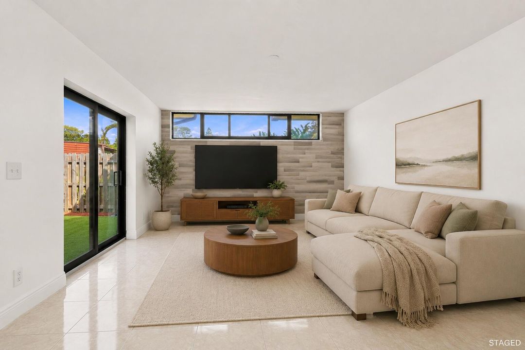 victoria_living_room_staged_3_1536x1024