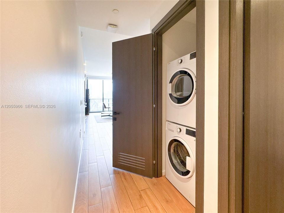 For Sale: $650,000 (0 beds, 1 baths, 442 Square Feet)