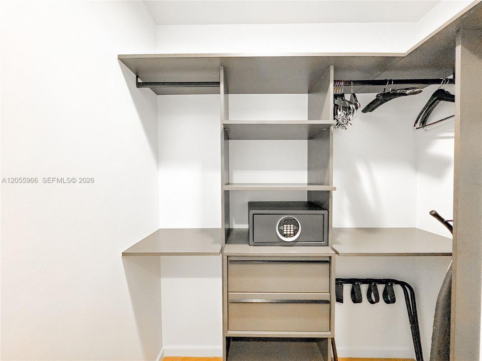 For Sale: $650,000 (0 beds, 1 baths, 442 Square Feet)