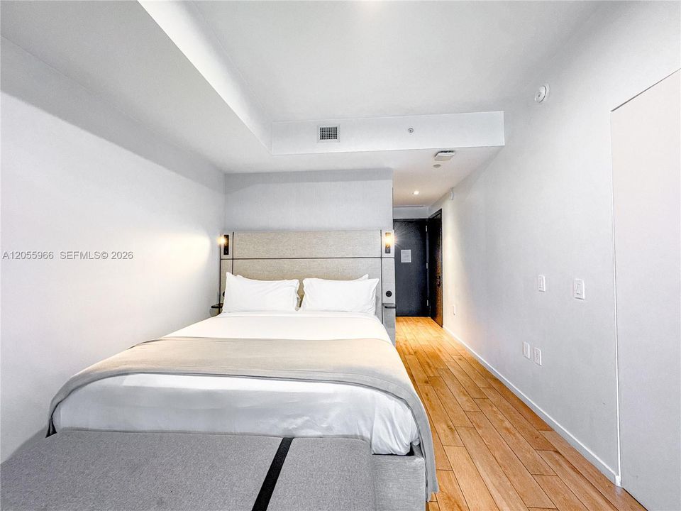 For Sale: $650,000 (0 beds, 1 baths, 442 Square Feet)
