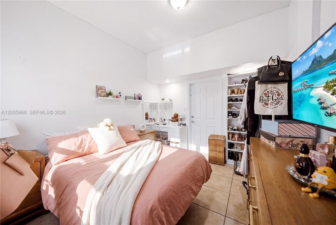 En Venta: $445,000 (4 camas, 3 baños, 1736 Pies cuadrados)