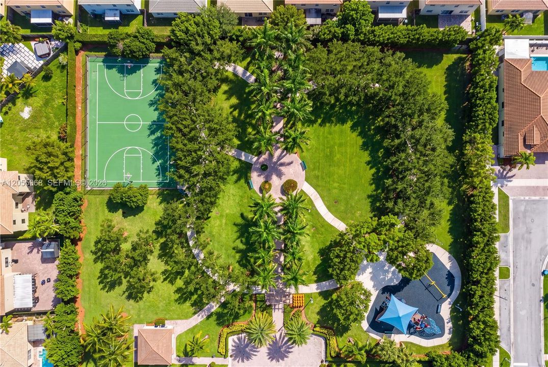 En Venta: $445,000 (4 camas, 3 baños, 1736 Pies cuadrados)