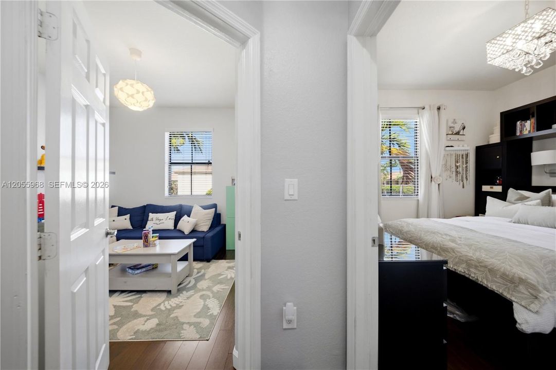 En Venta: $445,000 (4 camas, 3 baños, 1736 Pies cuadrados)