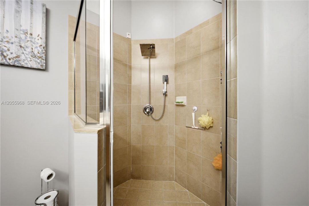 En Venta: $445,000 (4 camas, 3 baños, 1736 Pies cuadrados)