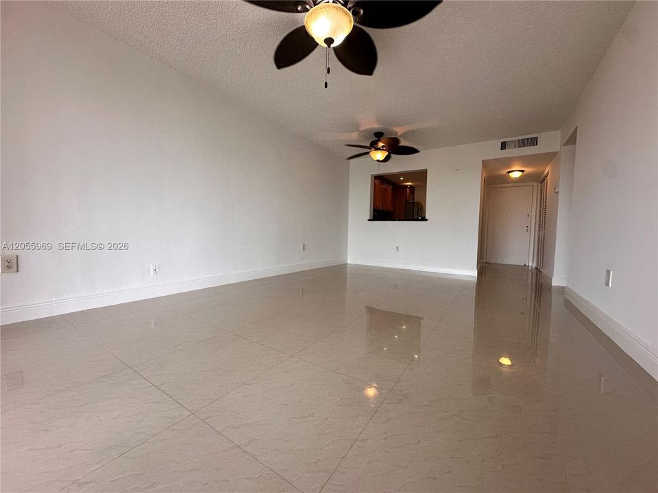 En Renta: $2,300 (2 camas, 2 baños, 936 Pies cuadrados)