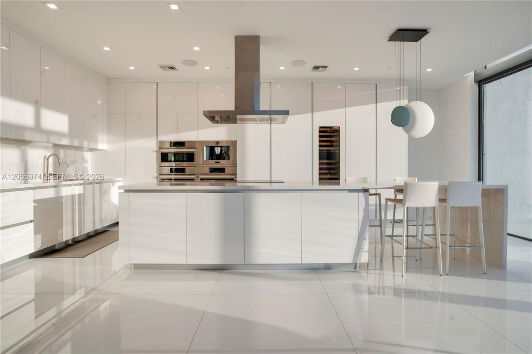 For Sale: $5,799,900 (4 beds, 4 baths, 3115 Square Feet)
