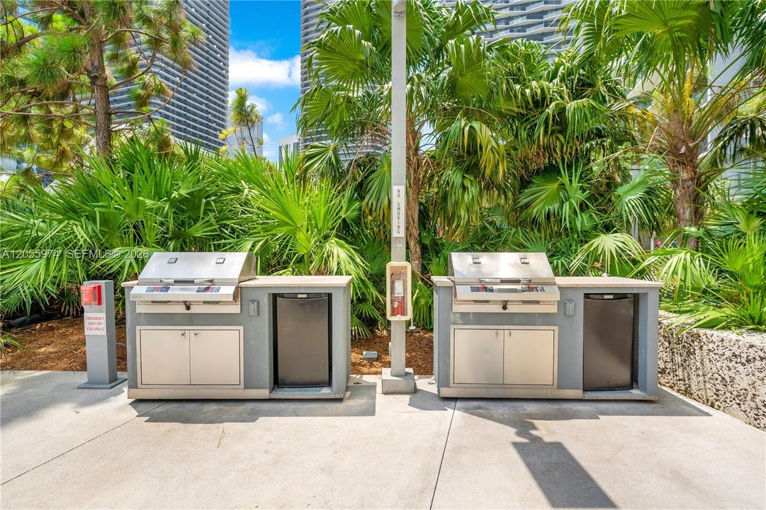 For Sale: $5,799,900 (4 beds, 4 baths, 3115 Square Feet)