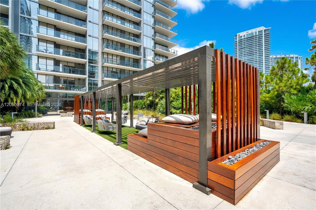 For Sale: $5,799,900 (4 beds, 4 baths, 3115 Square Feet)