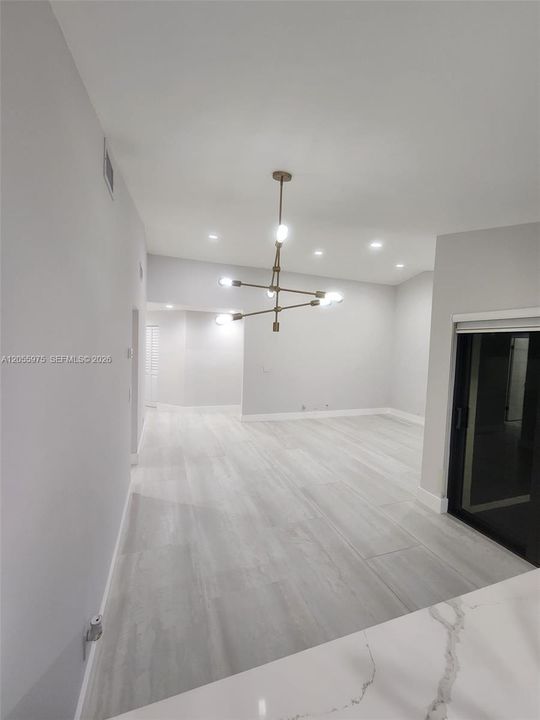 В аренду: $3,300 (3 спален, 2 ванн, 1115 Квадратных фут)