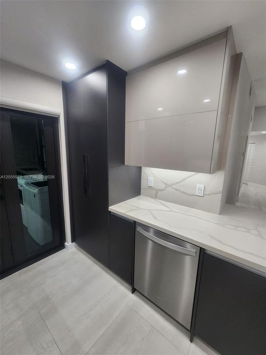 В аренду: $3,300 (3 спален, 2 ванн, 1115 Квадратных фут)