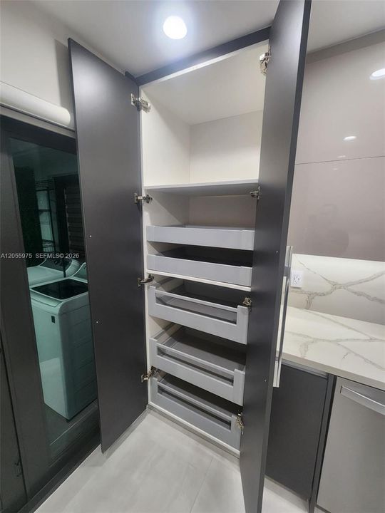 В аренду: $3,300 (3 спален, 2 ванн, 1115 Квадратных фут)