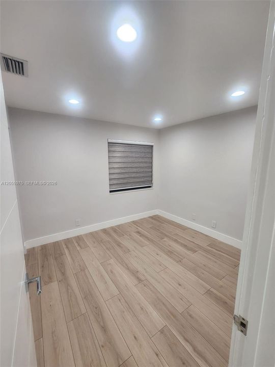 В аренду: $3,300 (3 спален, 2 ванн, 1115 Квадратных фут)