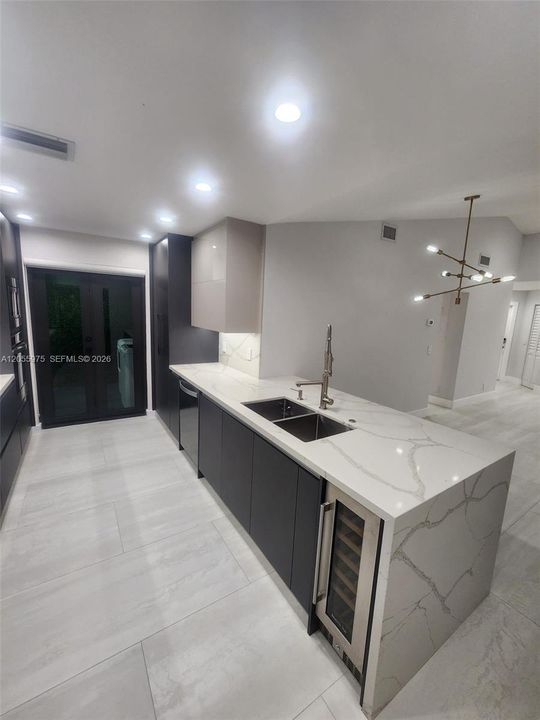 В аренду: $3,300 (3 спален, 2 ванн, 1115 Квадратных фут)
