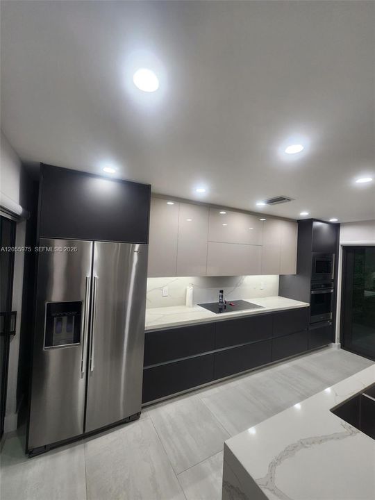 В аренду: $3,300 (3 спален, 2 ванн, 1115 Квадратных фут)