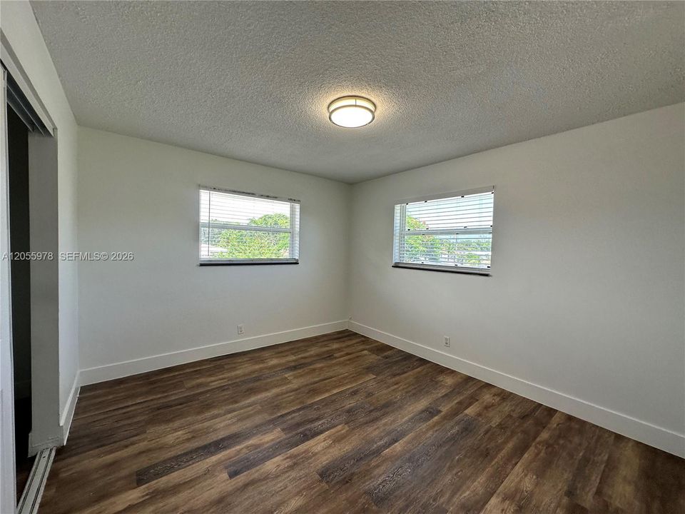 For Rent: $1,695 (1 beds, 1 baths, 700 Square Feet)