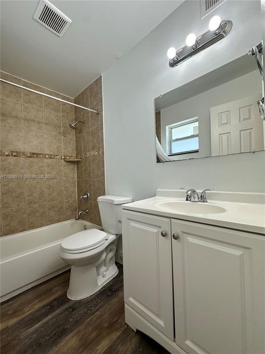 For Rent: $1,695 (1 beds, 1 baths, 700 Square Feet)