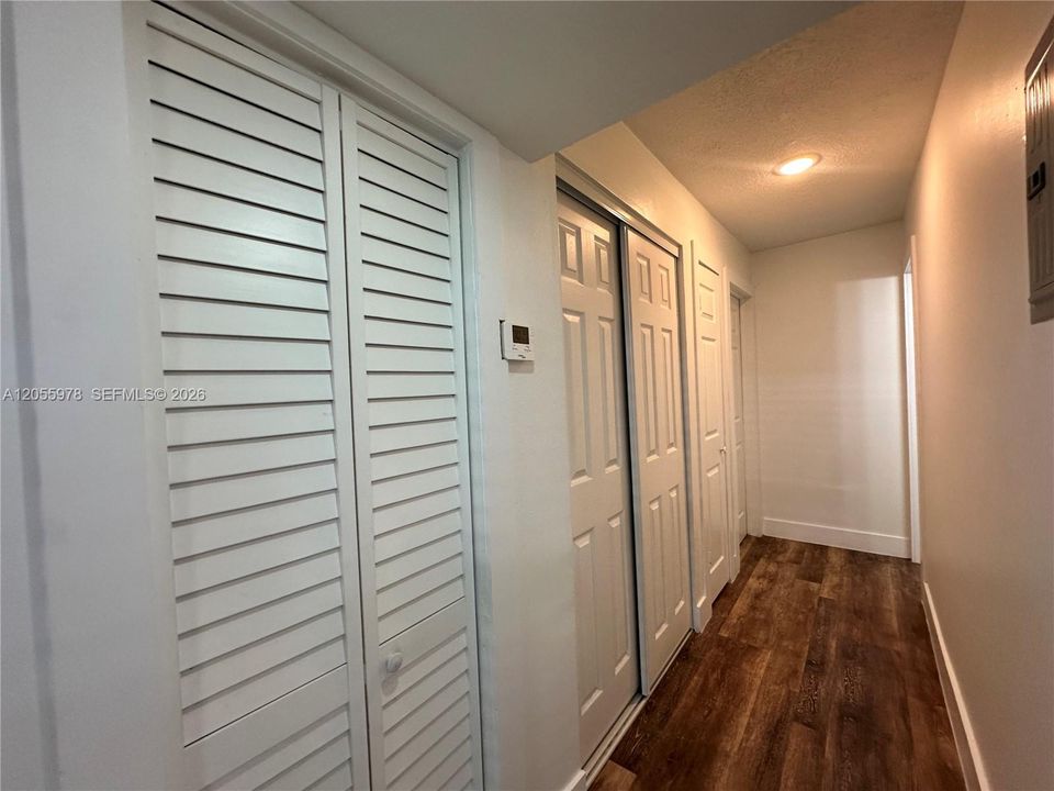 For Rent: $1,695 (1 beds, 1 baths, 700 Square Feet)