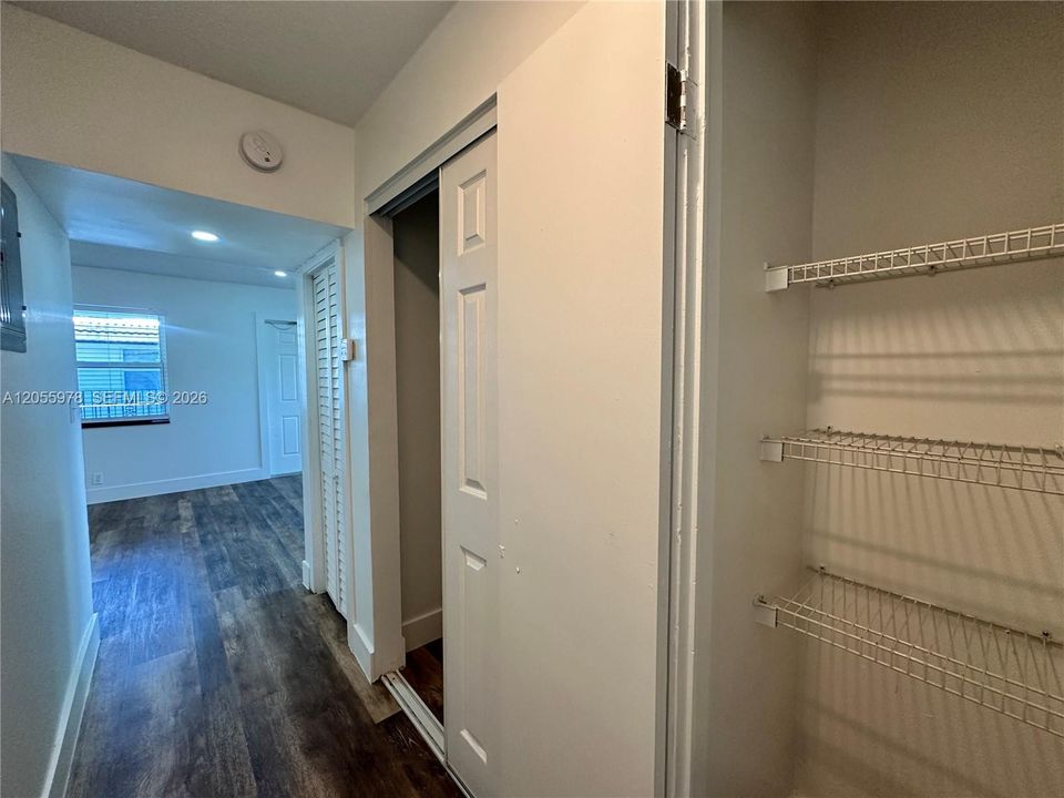 For Rent: $1,695 (1 beds, 1 baths, 700 Square Feet)