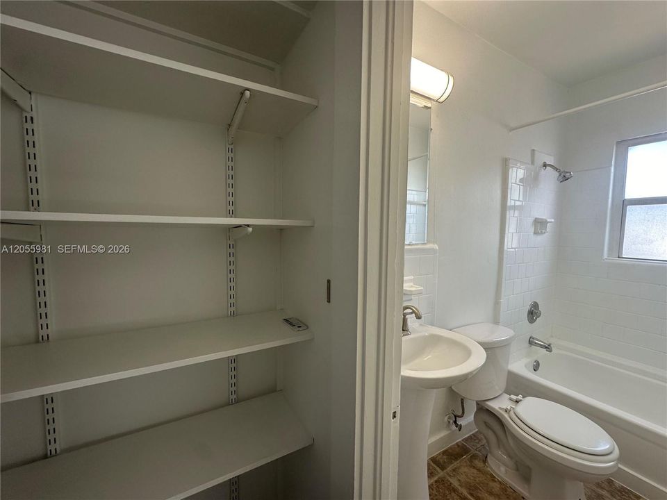 В аренду: $1,795 (1 спален, 1 ванн, 0 Квадратных фут)