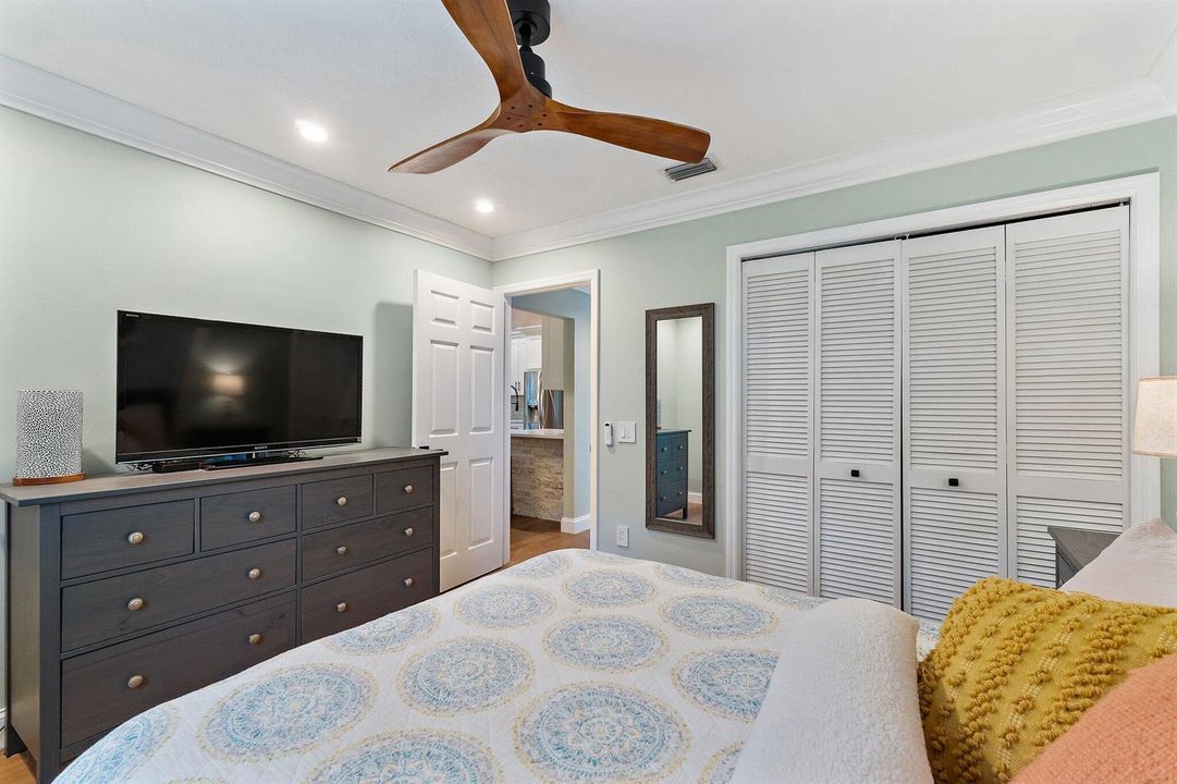 084-5211SWLandingCreekDr-PalmCity-SMALL