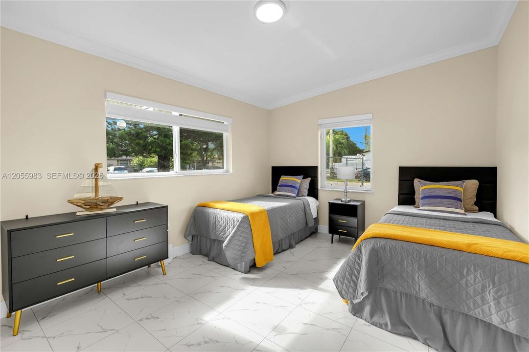 For Sale: $550,000 (5 beds, 3 baths, 1662 Square Feet)