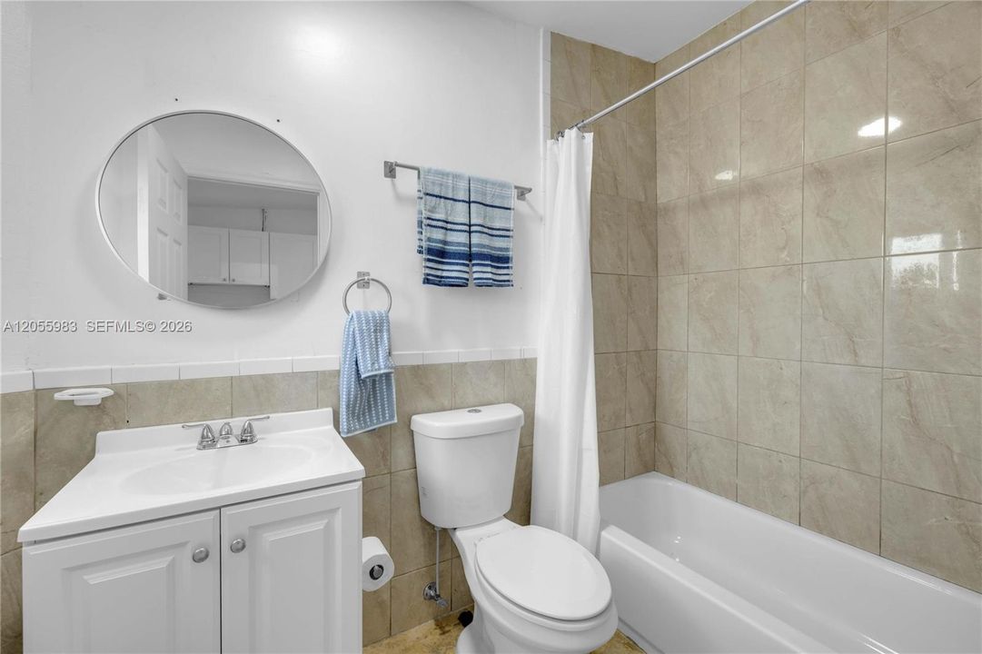 For Sale: $550,000 (5 beds, 3 baths, 1662 Square Feet)