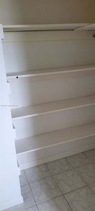 На продажу: $369,500 (2 спален, 2 ванн, 1266 Квадратных фут)