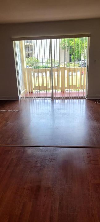 На продажу: $369,500 (2 спален, 2 ванн, 1266 Квадратных фут)