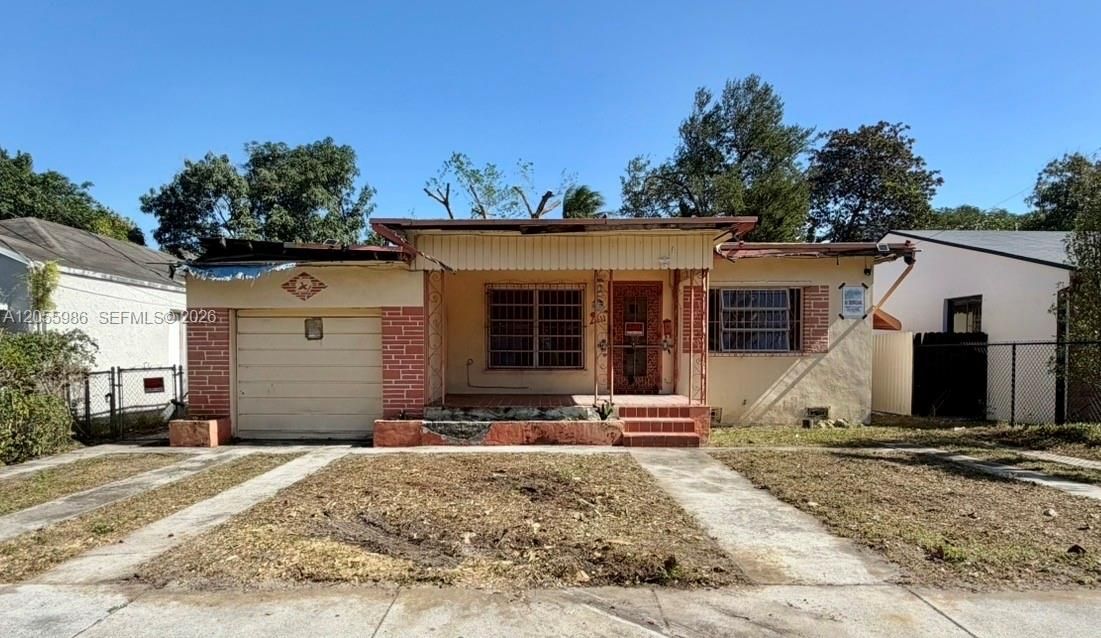 На продажу: $349,900 (3 спален, 2 ванн, 1321 Квадратных фут)