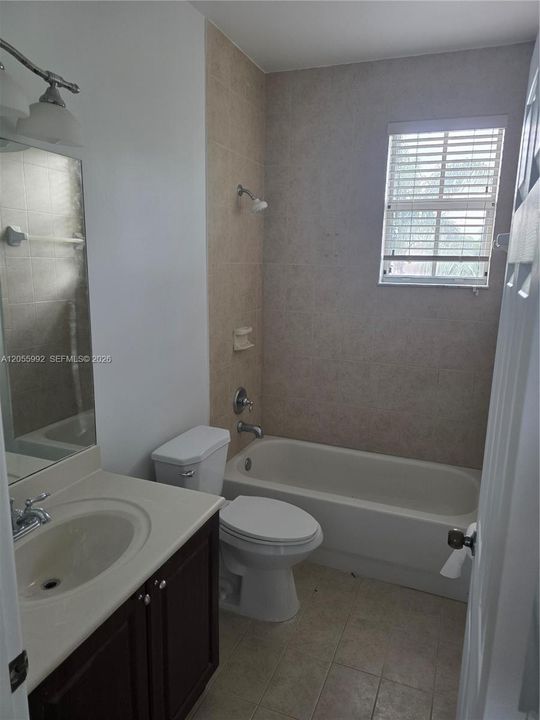 En Renta: $4,800 (5 camas, 3 baños, 2598 Pies cuadrados)