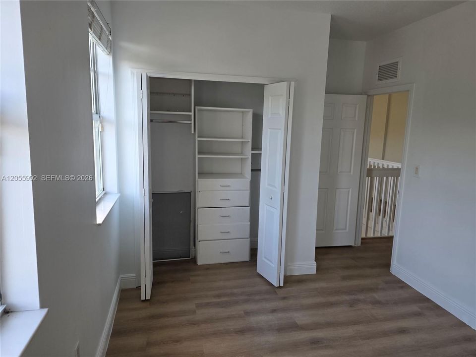 En Renta: $4,800 (5 camas, 3 baños, 2598 Pies cuadrados)