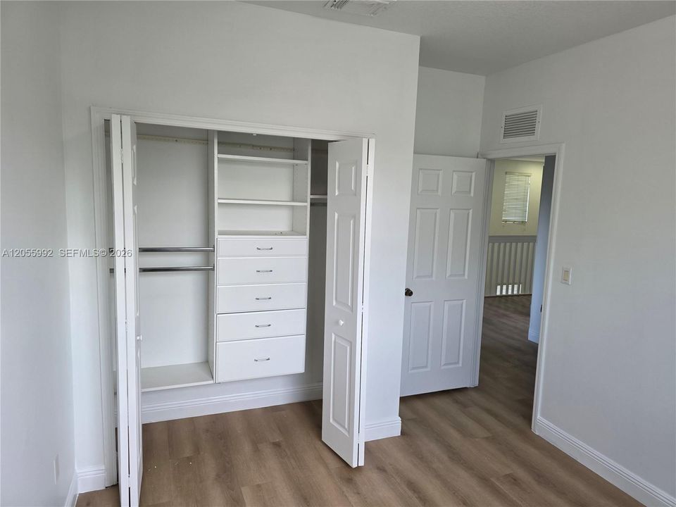 En Renta: $4,800 (5 camas, 3 baños, 2598 Pies cuadrados)