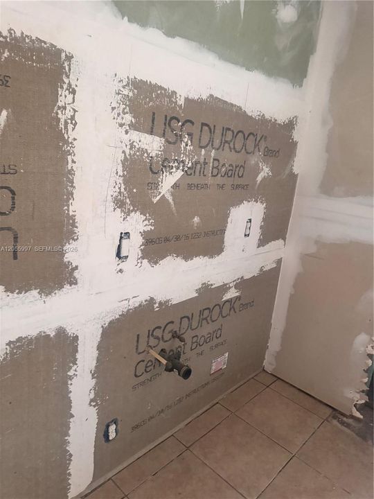 En Venta: $250,000 (2 camas, 1 baños, 550 Pies cuadrados)