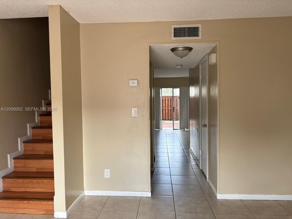 En Renta: $2,650 (3 camas, 2 baños, 1680 Pies cuadrados)