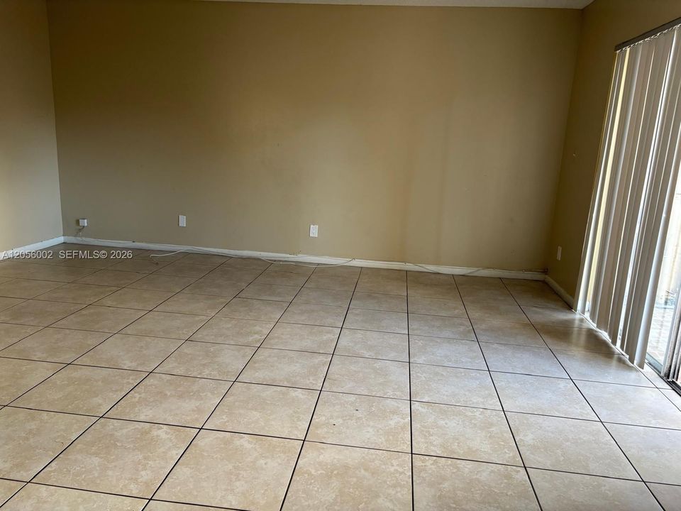 En Renta: $2,650 (3 camas, 2 baños, 1680 Pies cuadrados)