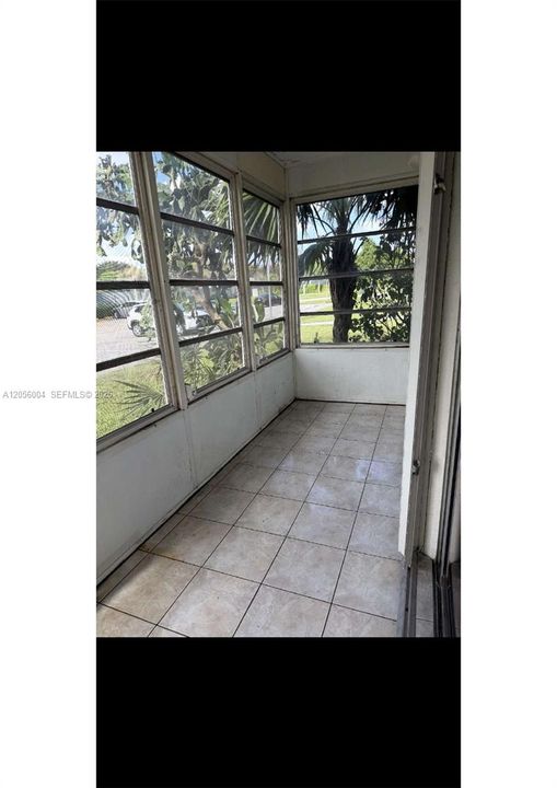 For Sale: $110,000 (1 beds, 1 baths, 700 Square Feet)