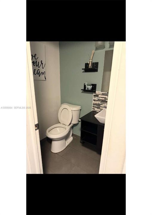 For Sale: $110,000 (1 beds, 1 baths, 700 Square Feet)