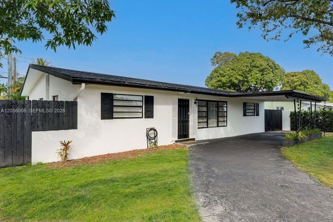 For Sale: $640,000 (3 beds, 2 baths, 1215 Square Feet)