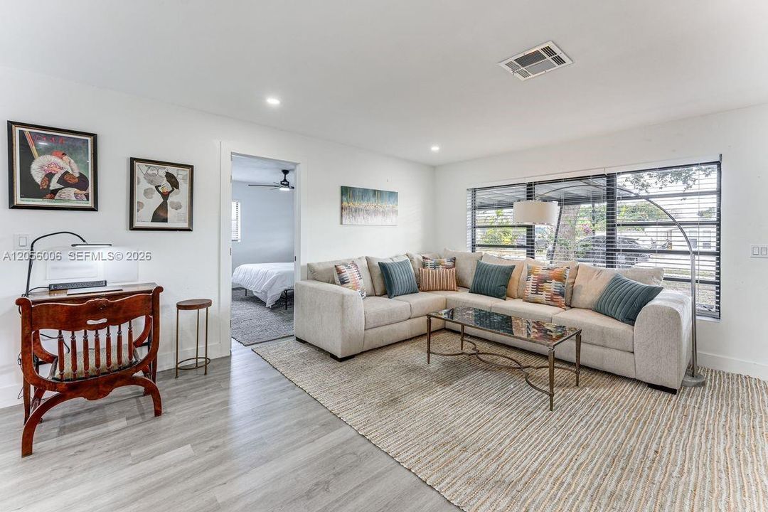 For Sale: $640,000 (3 beds, 2 baths, 1215 Square Feet)
