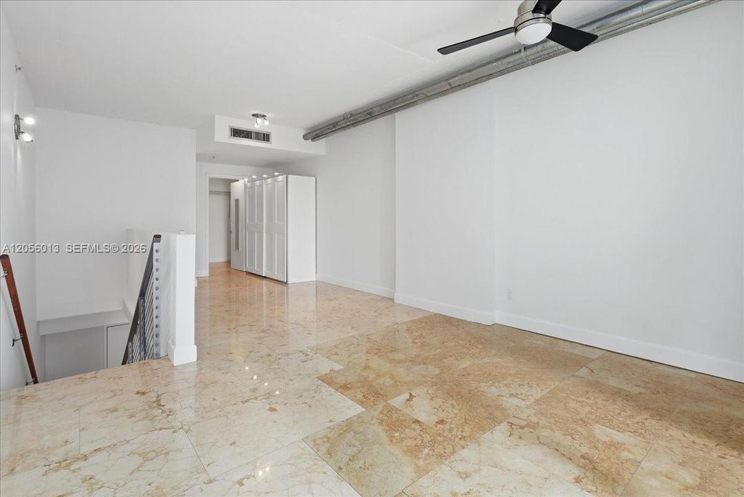 For Rent: $3,200 (1 beds, 1 baths, 868 Square Feet)