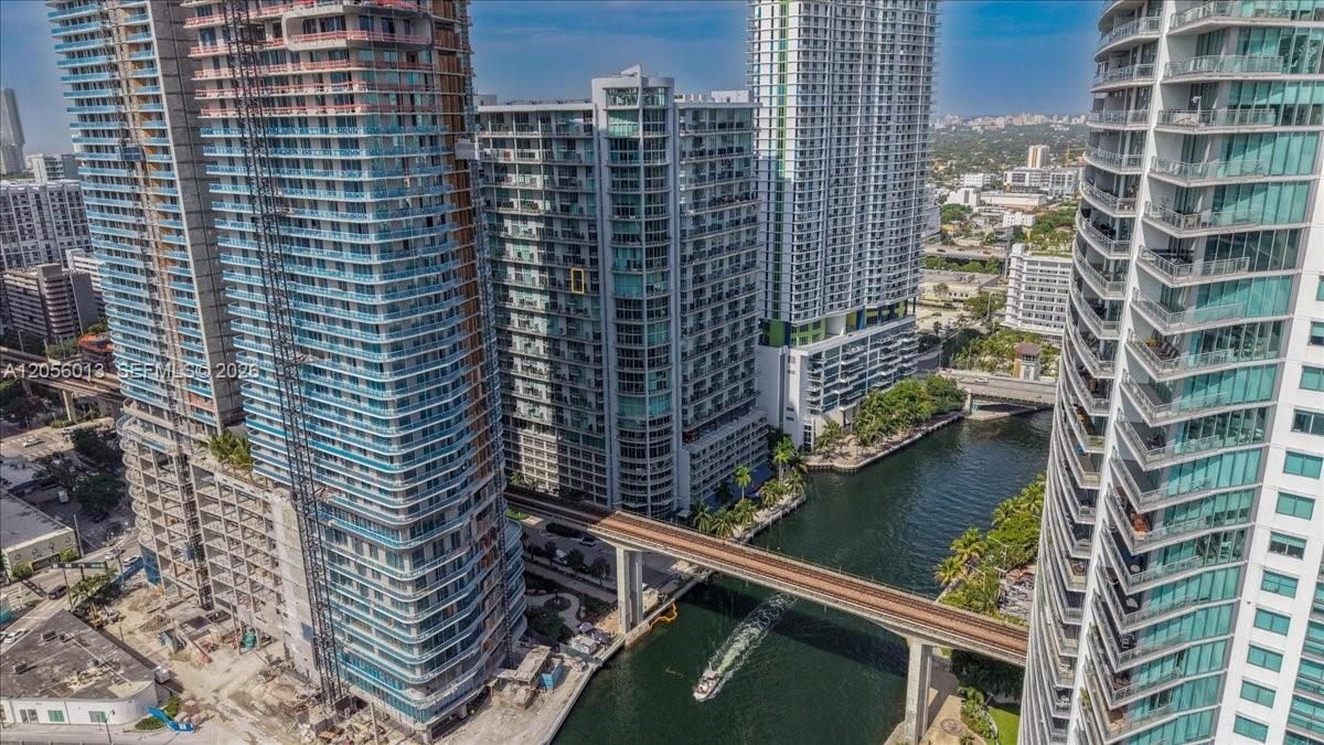For Rent: $3,200 (1 beds, 1 baths, 868 Square Feet)