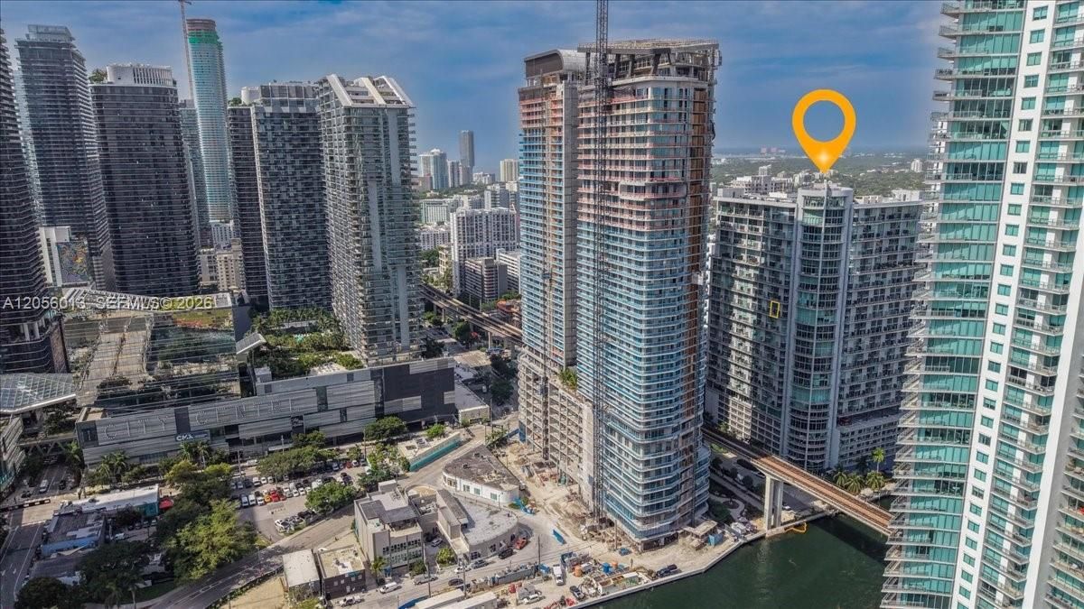 For Rent: $3,200 (1 beds, 1 baths, 868 Square Feet)