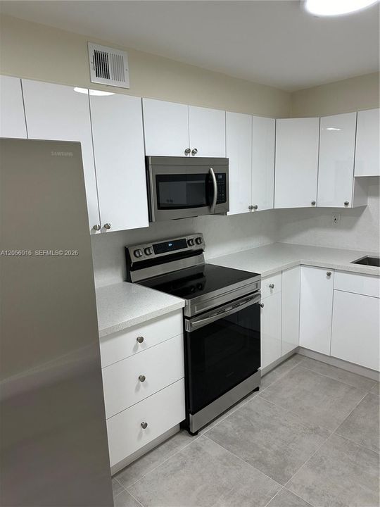 В аренду: $2,800 (3 спален, 2 ванн, 1280 Квадратных фут)