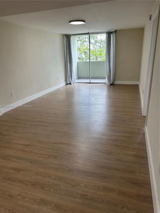 В аренду: $2,800 (3 спален, 2 ванн, 1280 Квадратных фут)