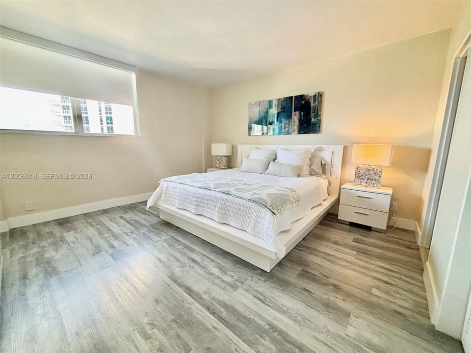 For Rent: $4,000 (2 beds, 1 baths, 1070 Square Feet)
