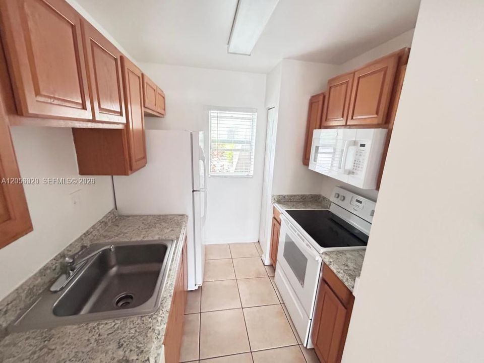 For Rent: $1,890 (2 beds, 2 baths, 825 Square Feet)
