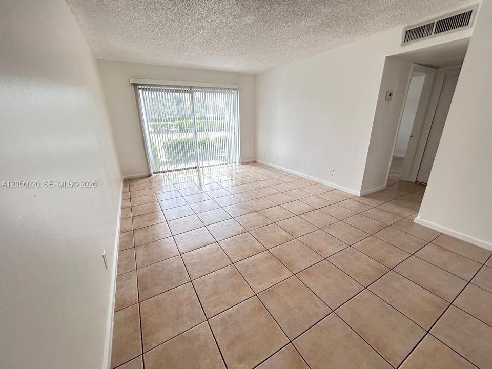 For Rent: $1,890 (2 beds, 2 baths, 825 Square Feet)