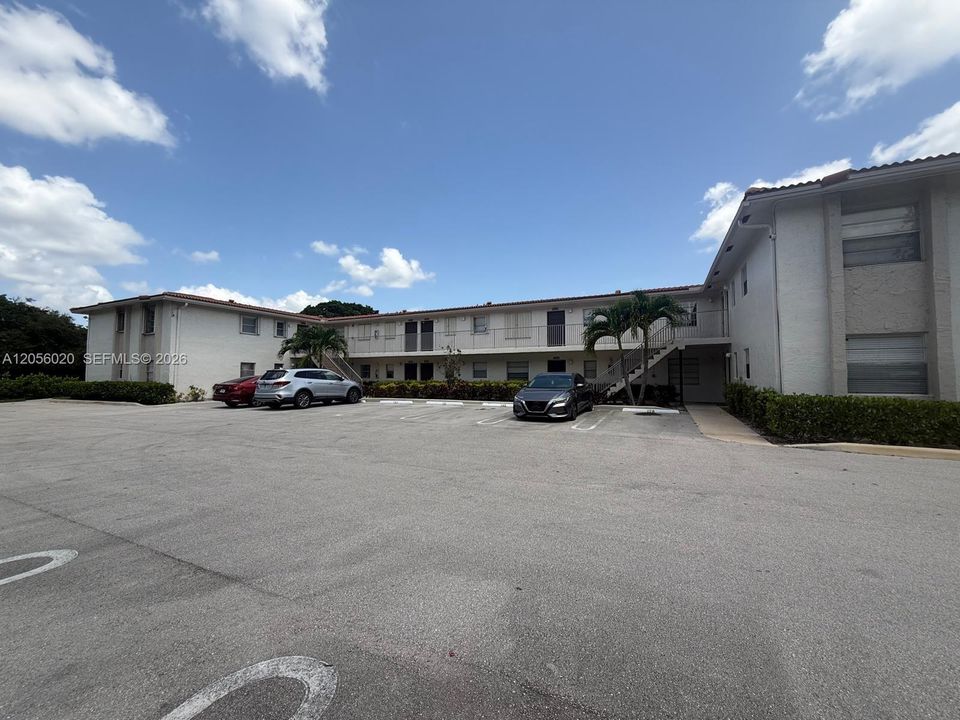 For Rent: $1,890 (2 beds, 2 baths, 825 Square Feet)