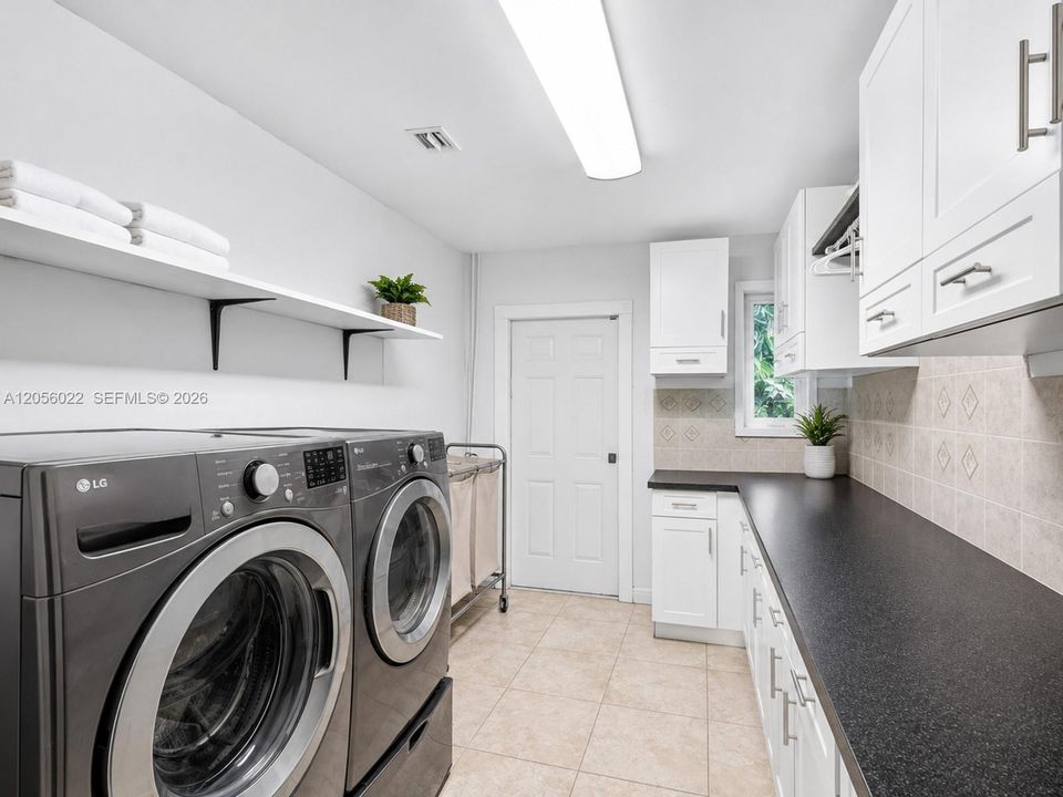 En Renta: $29,500 (7 camas, 7 baños, 6475 Pies cuadrados)